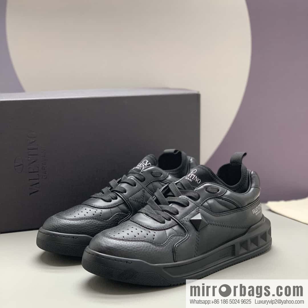 VALENTINO Valentino, cowhide, large rivets VLTN screen-printed logo, couple's low-top sneakers