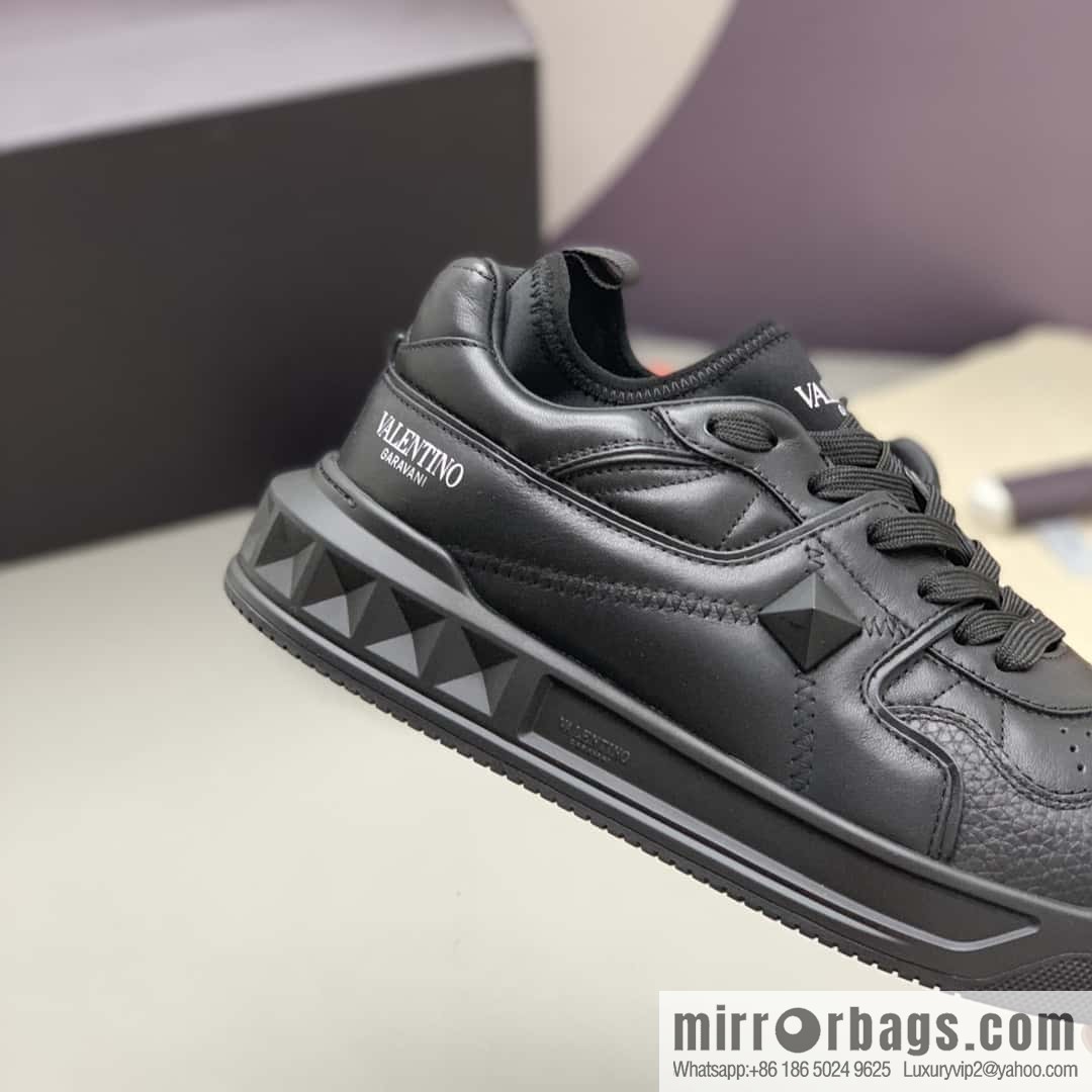 VALENTINO Valentino, cowhide, large rivets VLTN screen-printed logo, couple's low-top sneakers