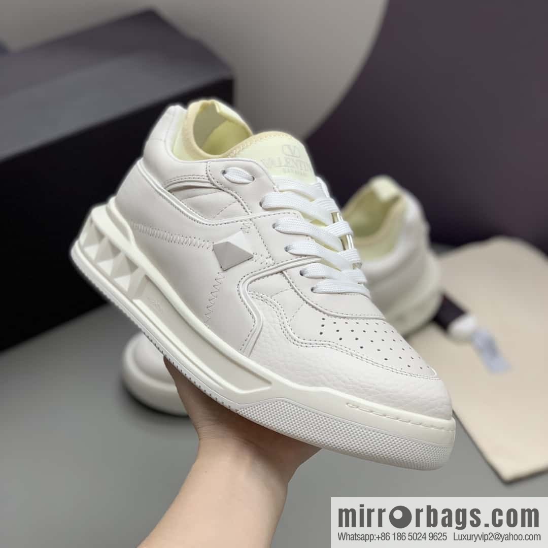 VALENTINO Valentino, cowhide, large rivets VLTN screen-printed logo, couple's low-top sneakers