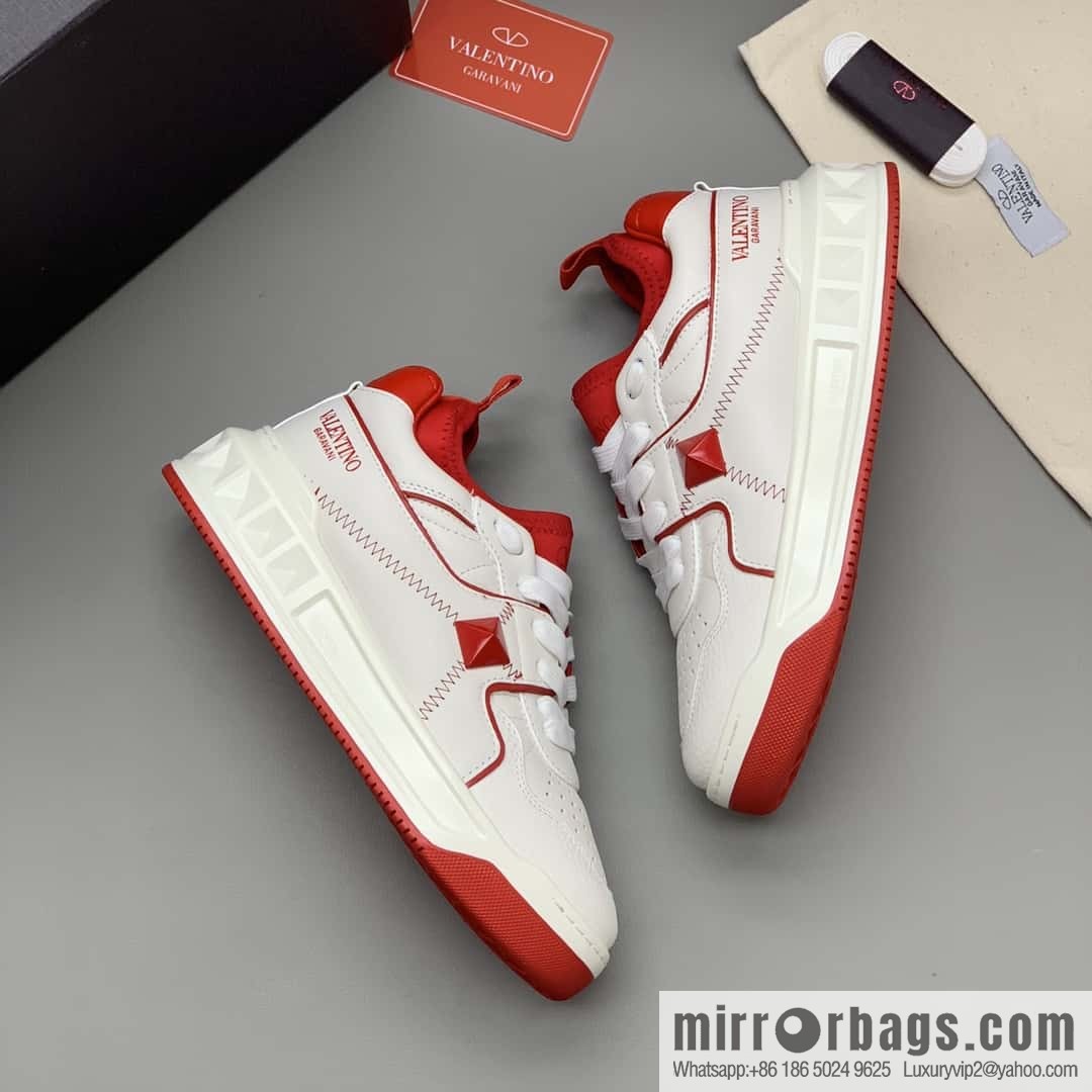 VALENTINO Valentino, cowhide, large rivets VLTN screen-printed logo, couple's low-top sneakers