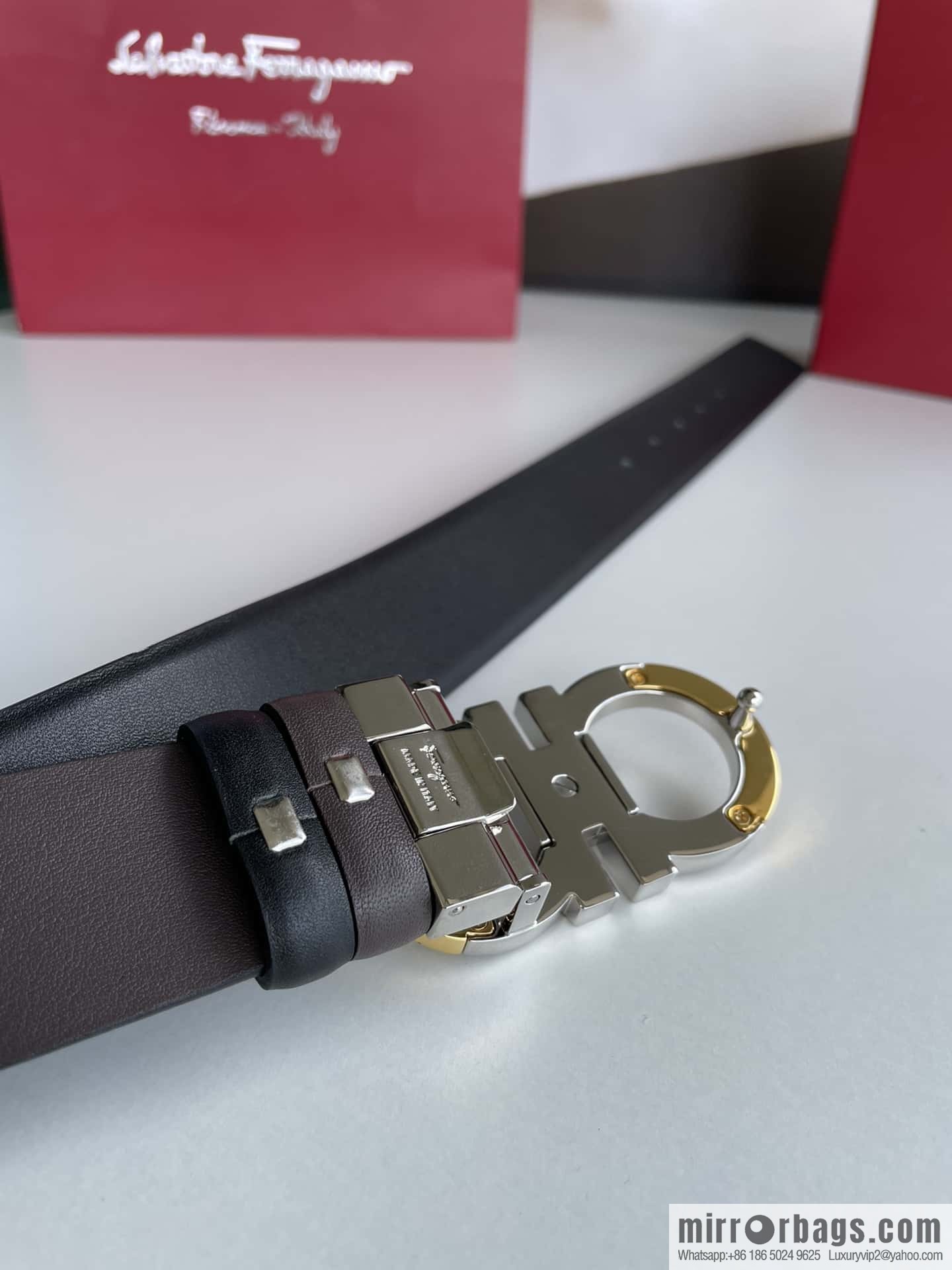 Ferragamo's new 3.5cm Gancio double-circle intercolored edge metal clip buckle, with the first layer of cowhide belt