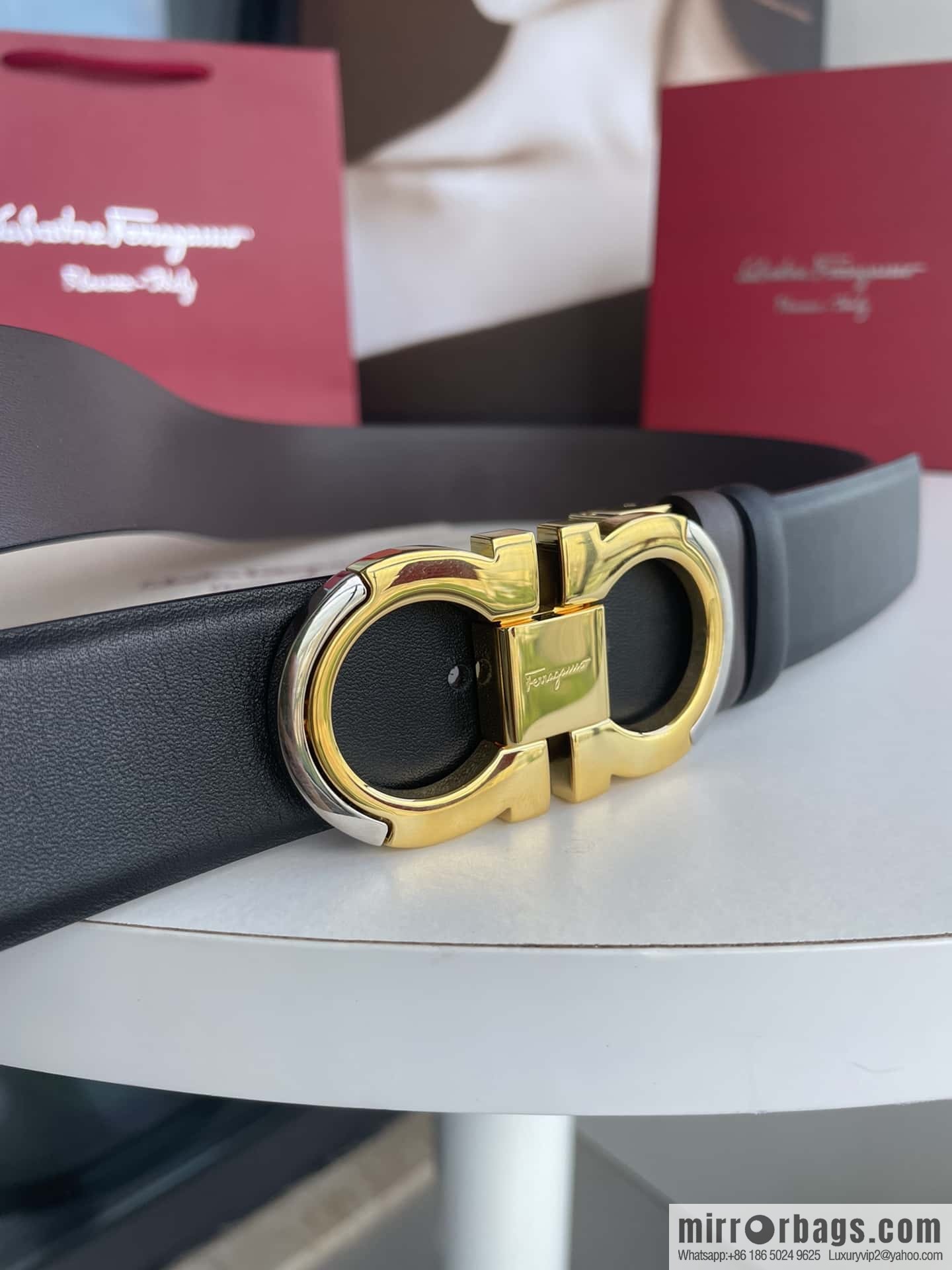 Ferragamo's new 3.5cm Gancio double-circle intercolored edge metal clip buckle, with the first layer of cowhide belt