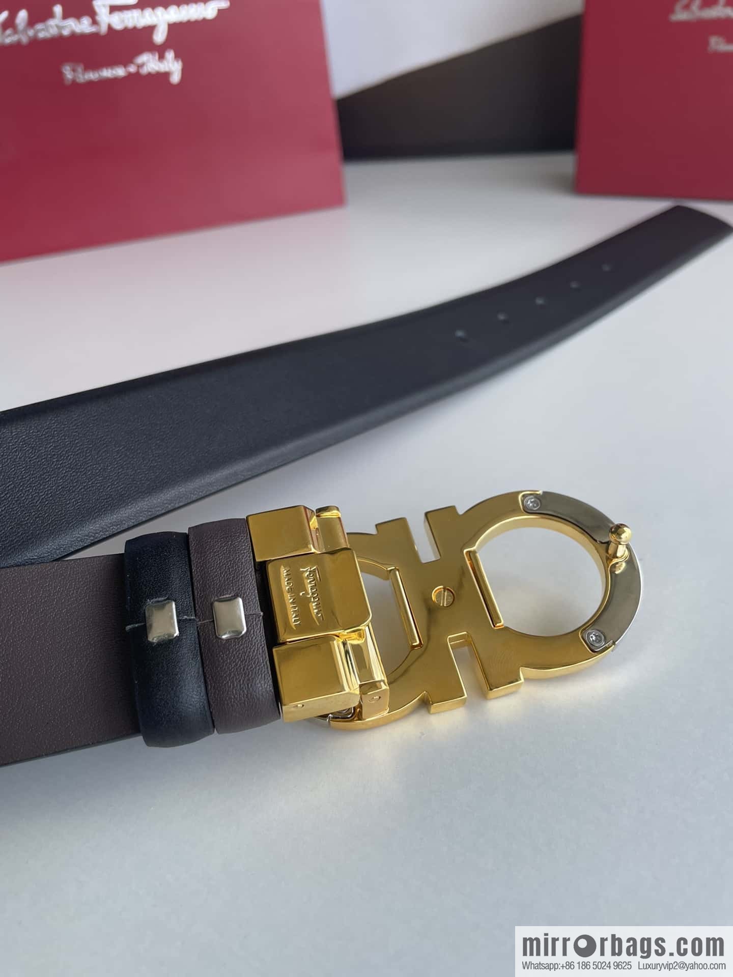 Ferragamo's new 3.5cm Gancio double-circle intercolored edge metal clip buckle, with the first layer of cowhide belt