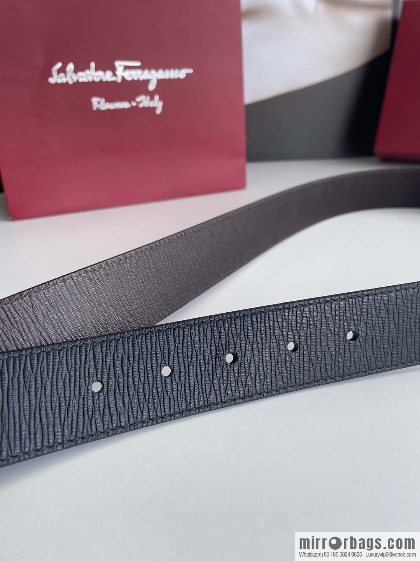 Salvatore Ferragamo Men's 3.5cm Delicate Double Circle Horseshoe Counter Version Metal Buckle Imported First Layer Cowhide Embossed Belt