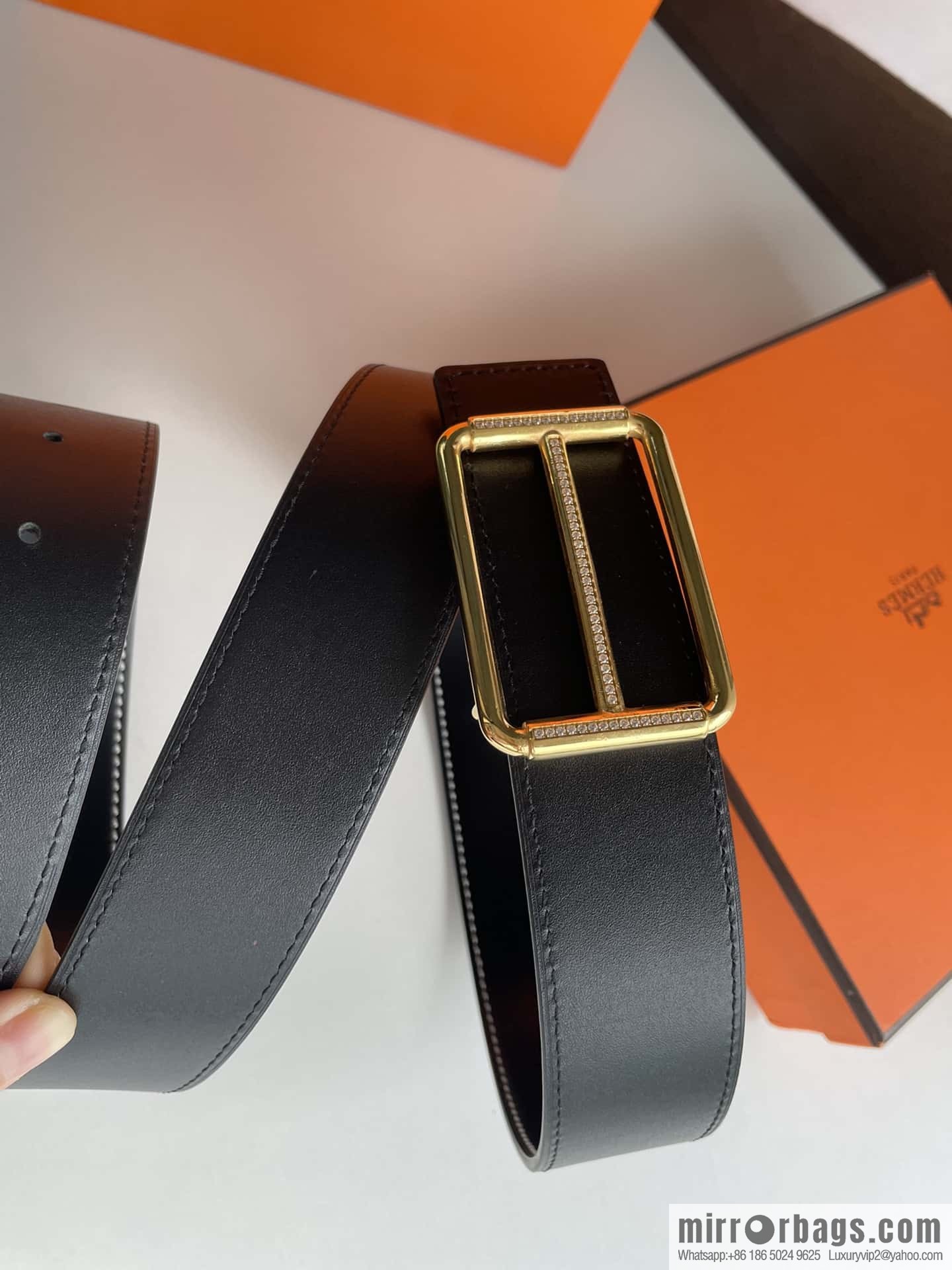 Hermès, Seiko crafted inlaid diamond buckle double-sided delicate cowhide belt