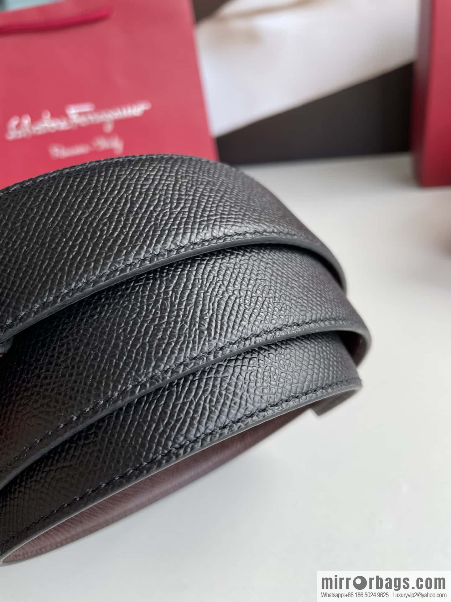 Ferragamo Ferragamo, double-sided with delicate first-layer cowhide cross-textured belt 3.5cm