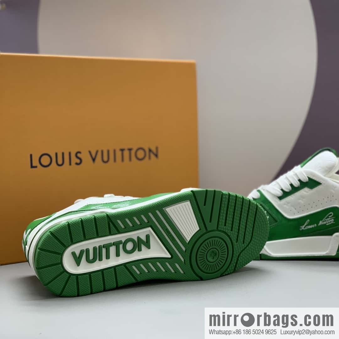 LV color matching calfskin Vuitton logo, couple sports running shoes