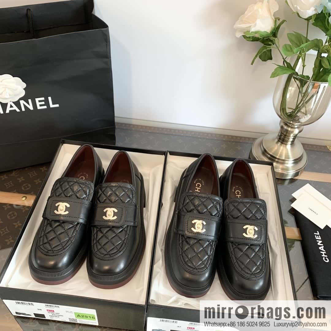 CHANEL Xiaoxiang rhombus metal buckle platform loafers