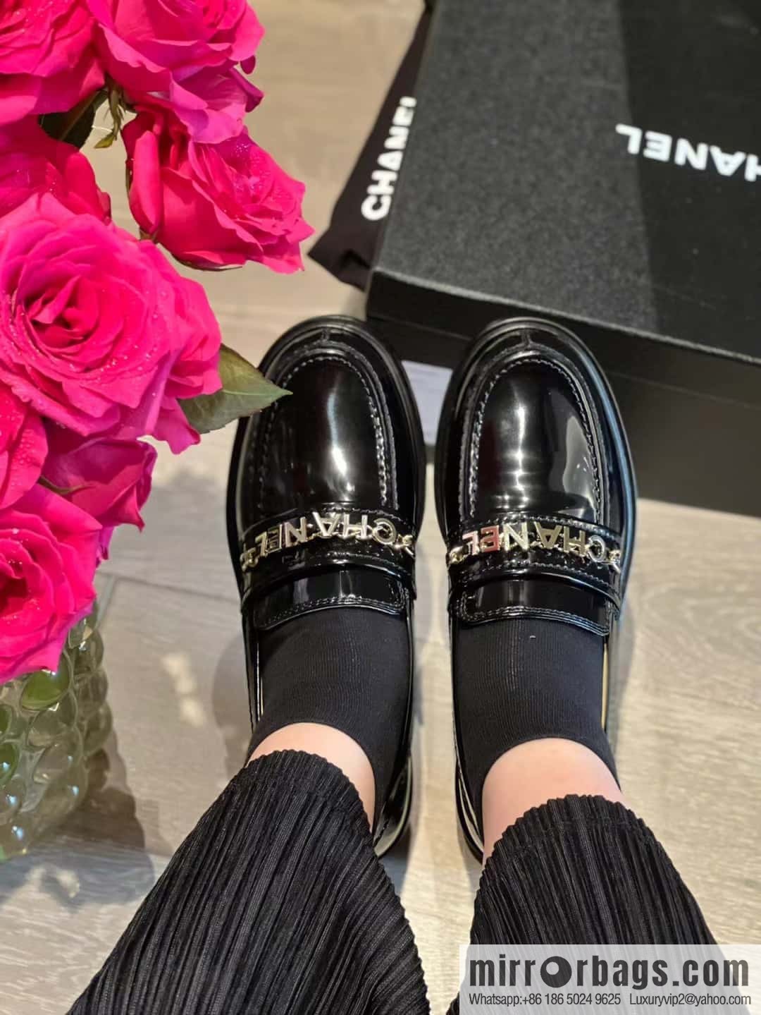 CHANEL Xiaoxiang metal letter chain ⛓ loafers G37430