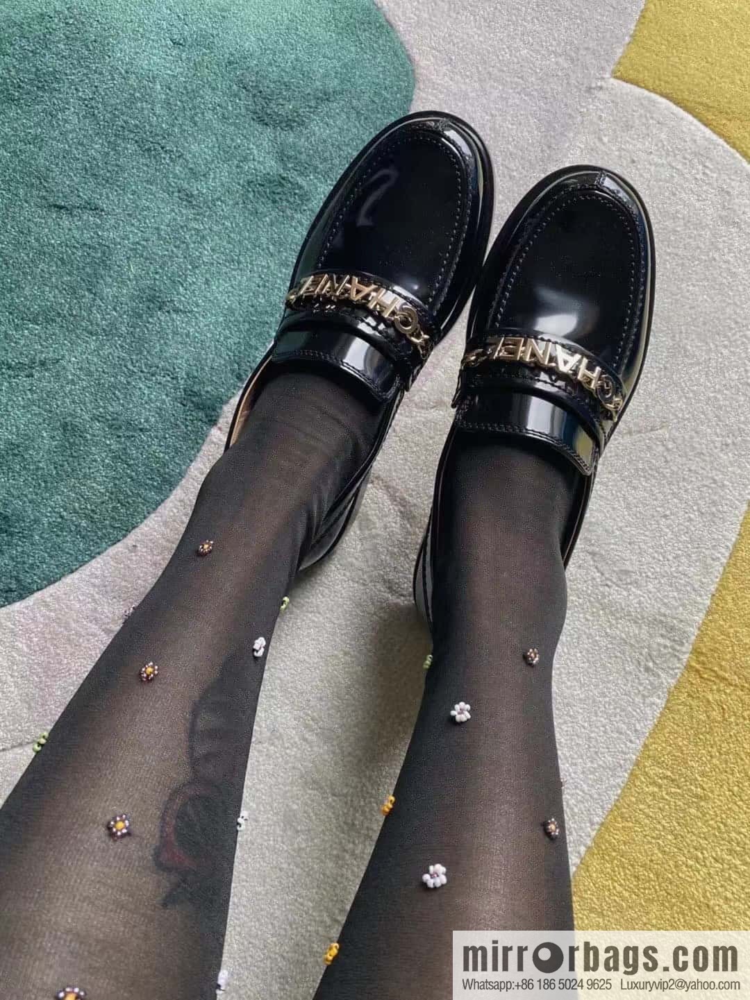 CHANEL Xiaoxiang metal letter chain ⛓ loafers G37430