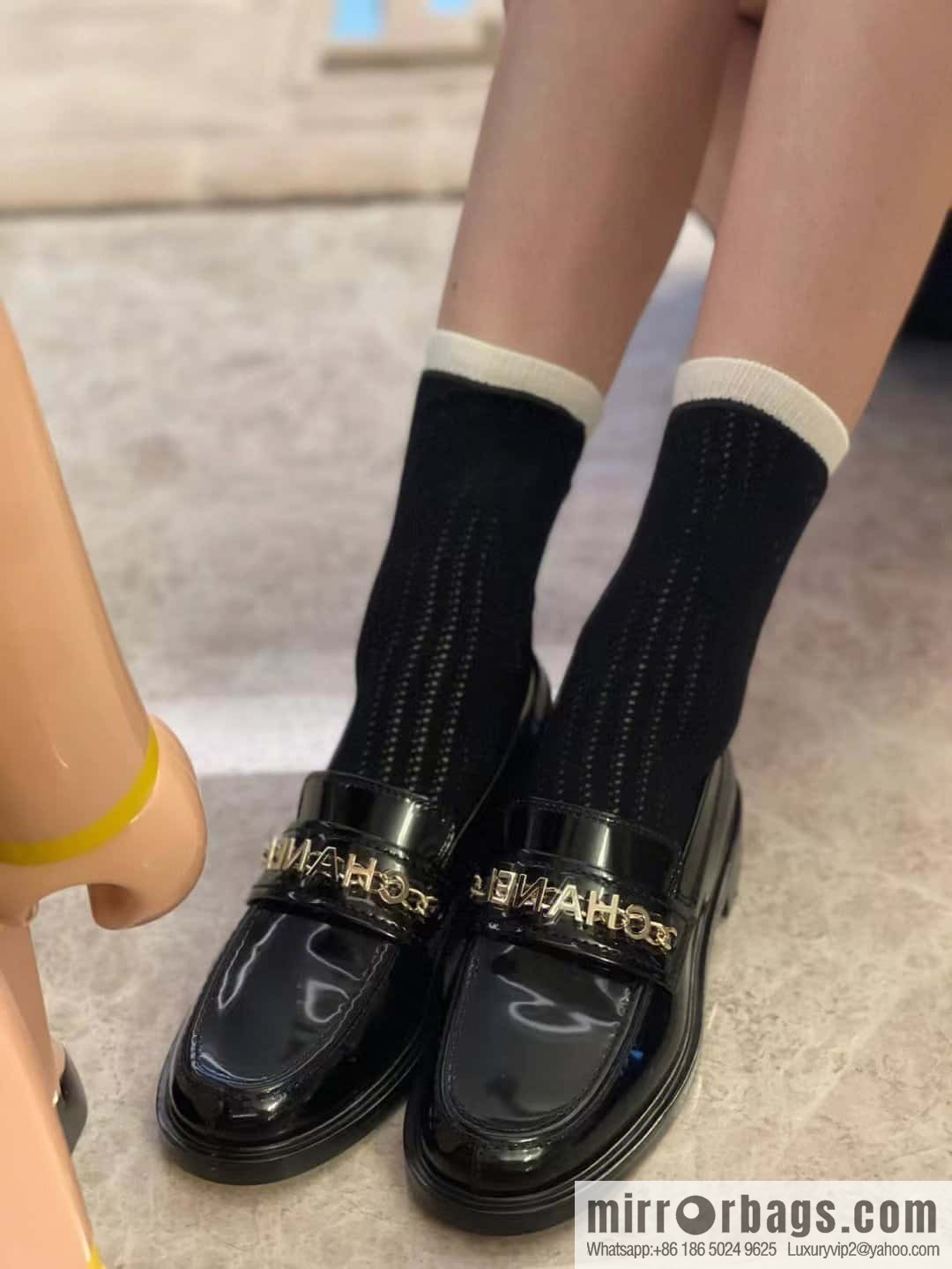 CHANEL Xiaoxiang metal letter chain ⛓ loafers G37430