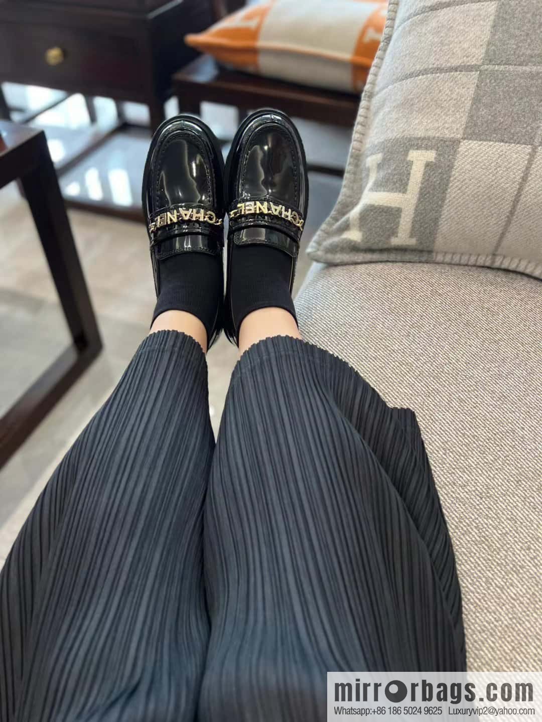 CHANEL Xiaoxiang metal letter chain ⛓ loafers G37430