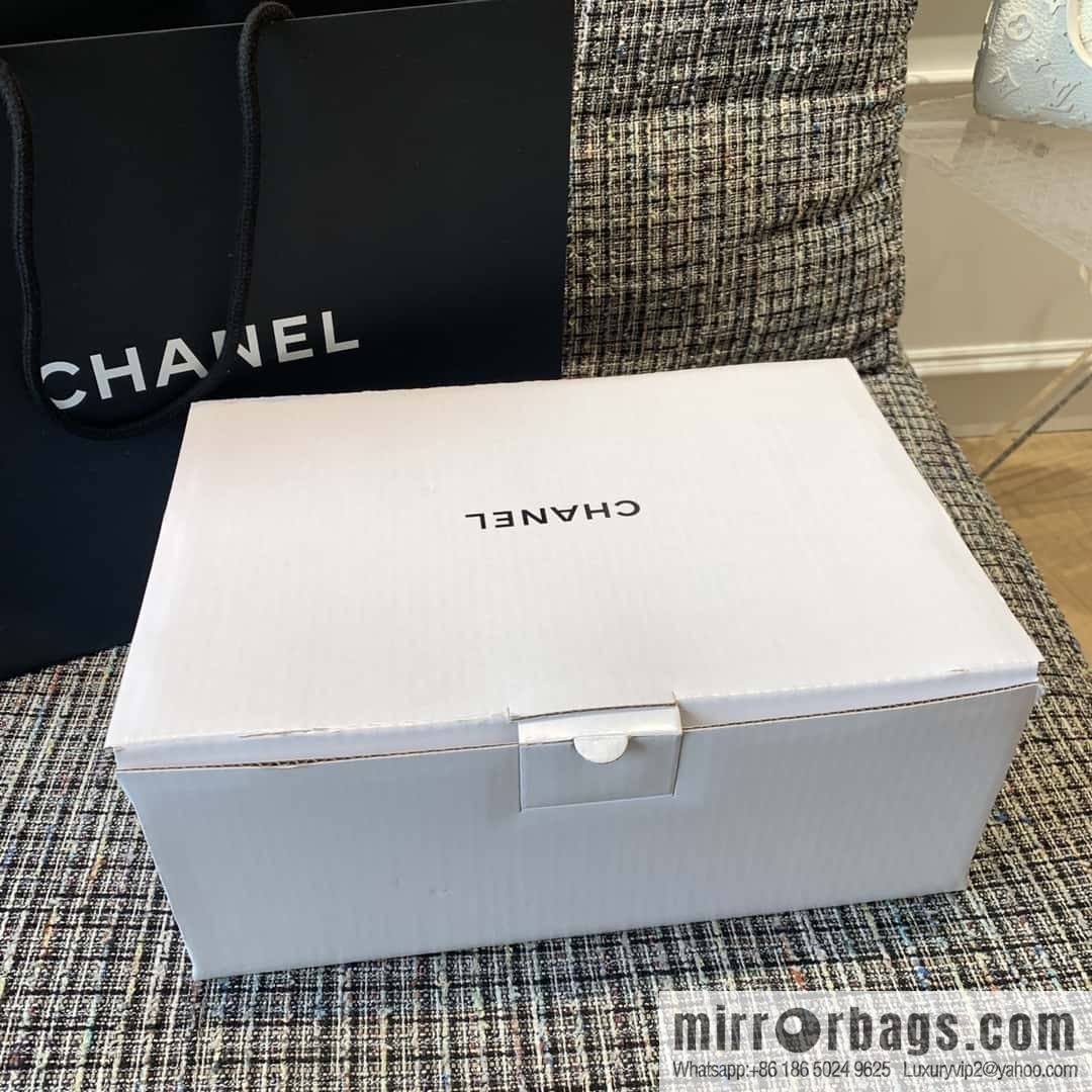 CHANEL Xiaoxiang metal letter chain ⛓ loafers G37430