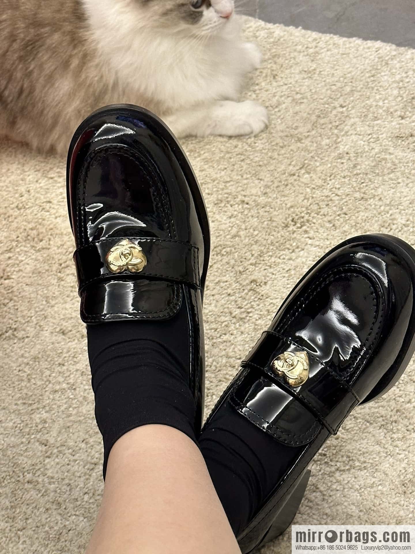 CHANEL Xiaoxiang love gold buckle platform loafers G39697 patent leather