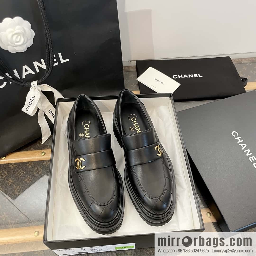CHANEL Small Fragrant Rhombus Small Gold Button Platform Loafers