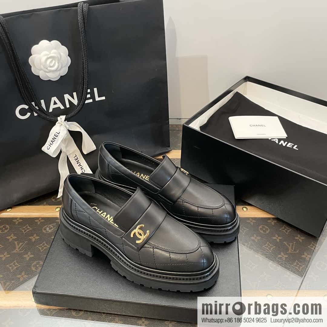 CHANEL Small Fragrant Rhombus Small Gold Button Platform Loafers