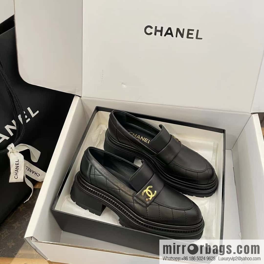 CHANEL Small Fragrant Rhombus Small Gold Button Platform Loafers