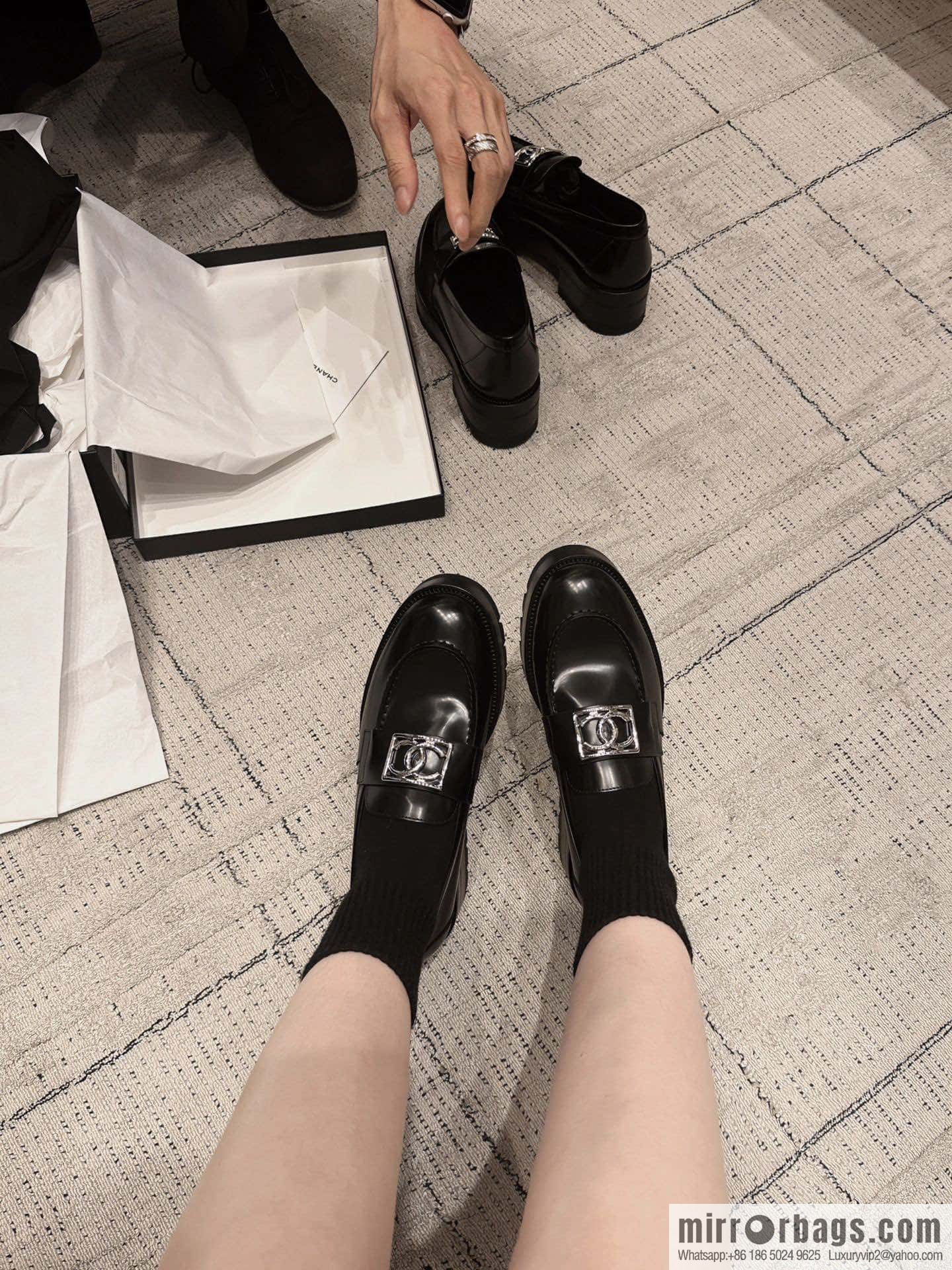 CHANEL Xiaoxiang double C silver big logo platform loafers