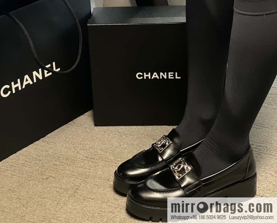 CHANEL Xiaoxiang double C silver big logo platform loafers
