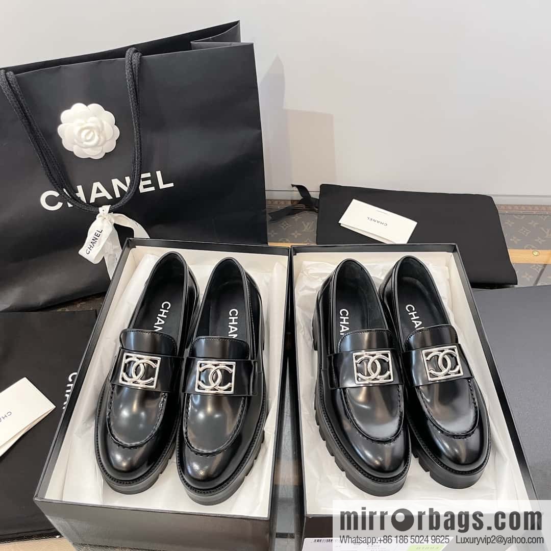 CHANEL Xiaoxiang double C silver big logo platform loafers