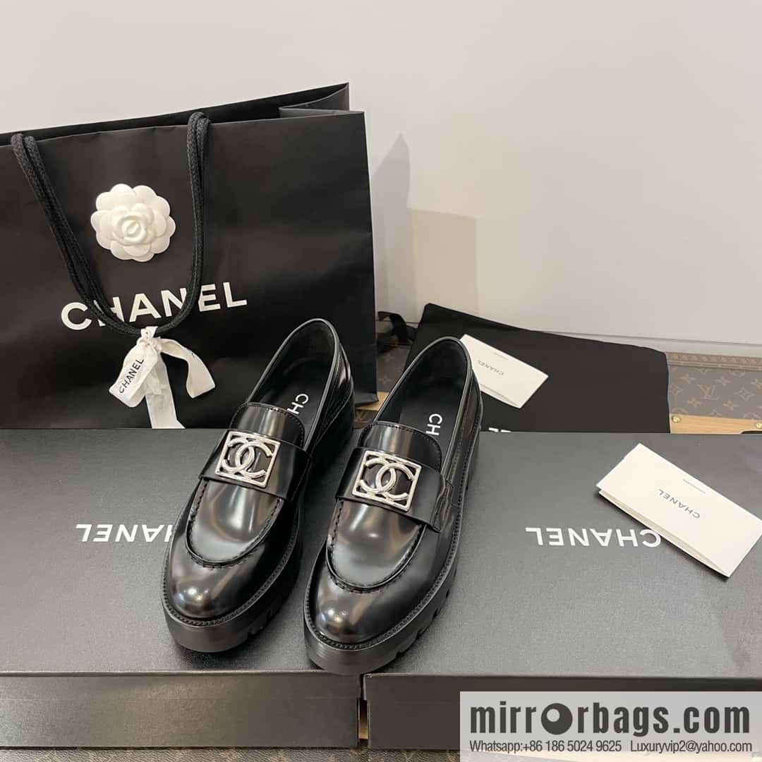 CHANEL Xiaoxiang double C silver big logo platform loafers