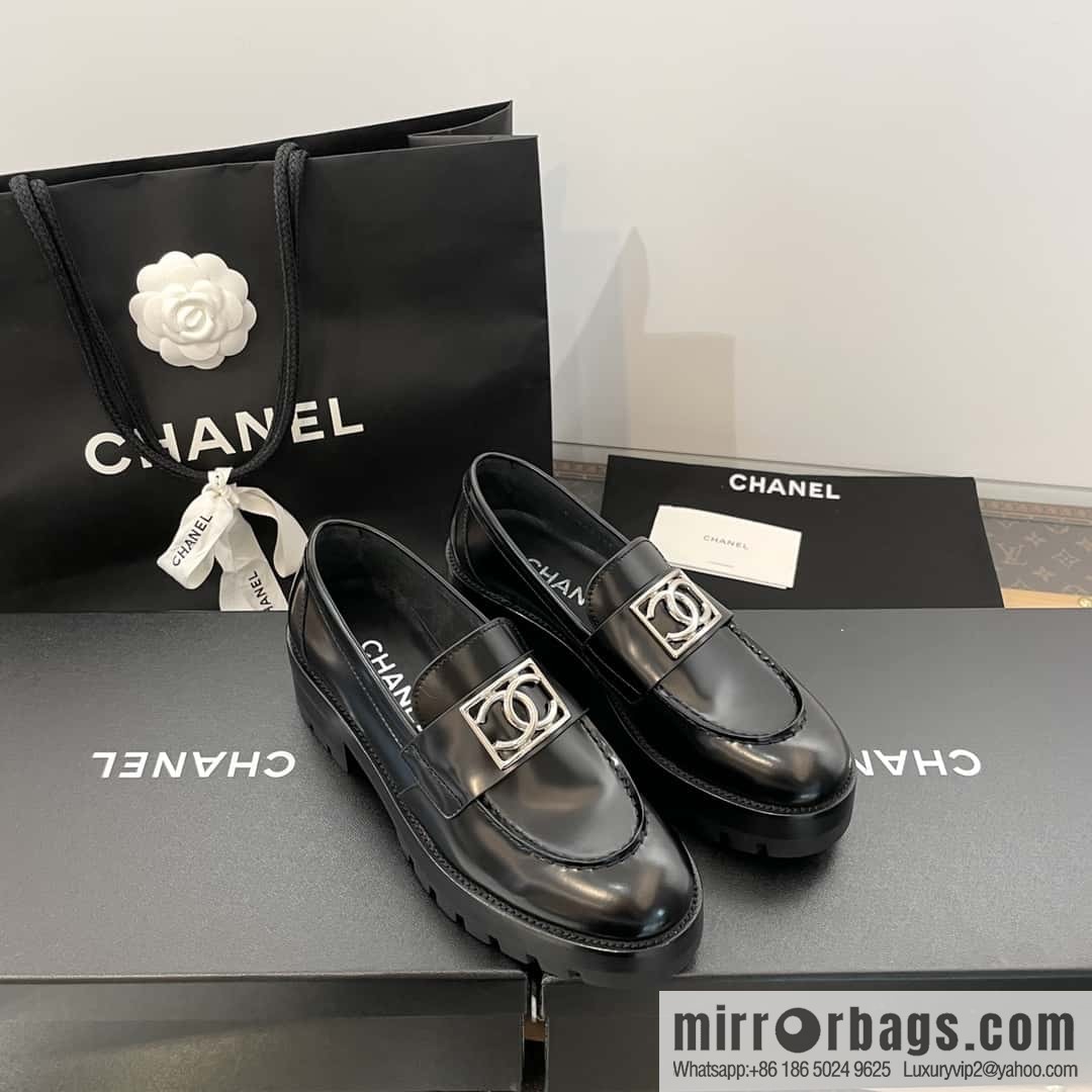 CHANEL Xiaoxiang double C silver big logo platform loafers