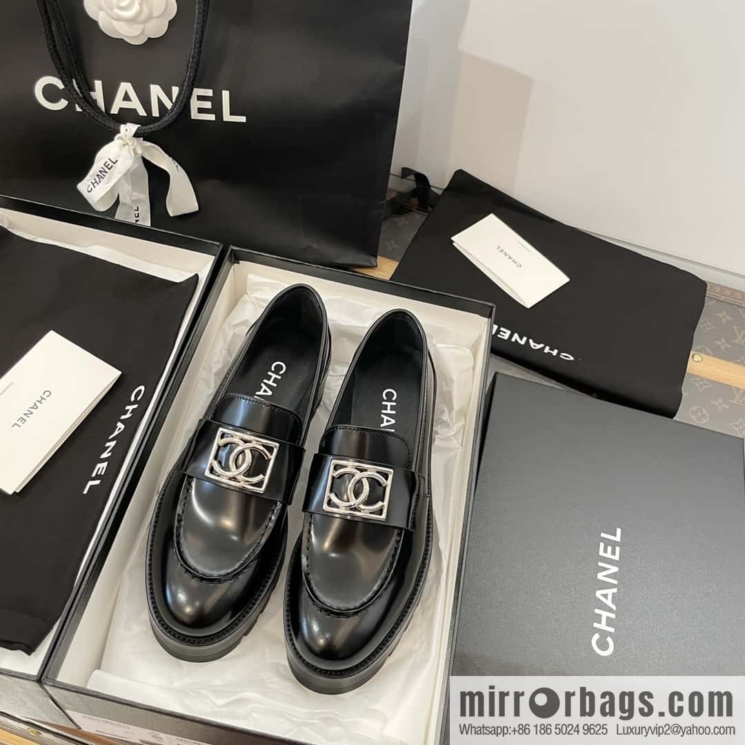 CHANEL Xiaoxiang double C silver big logo platform loafers