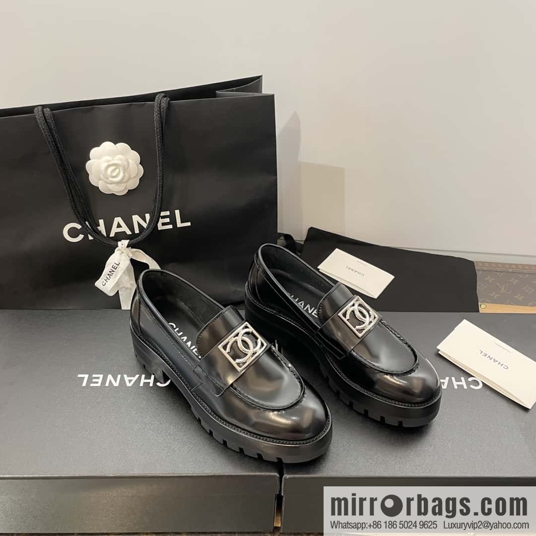 CHANEL Xiaoxiang double C silver big logo platform loafers