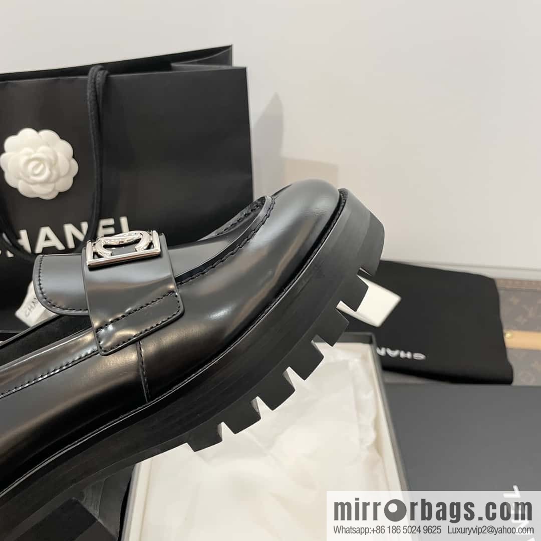 CHANEL Xiaoxiang double C silver big logo platform loafers