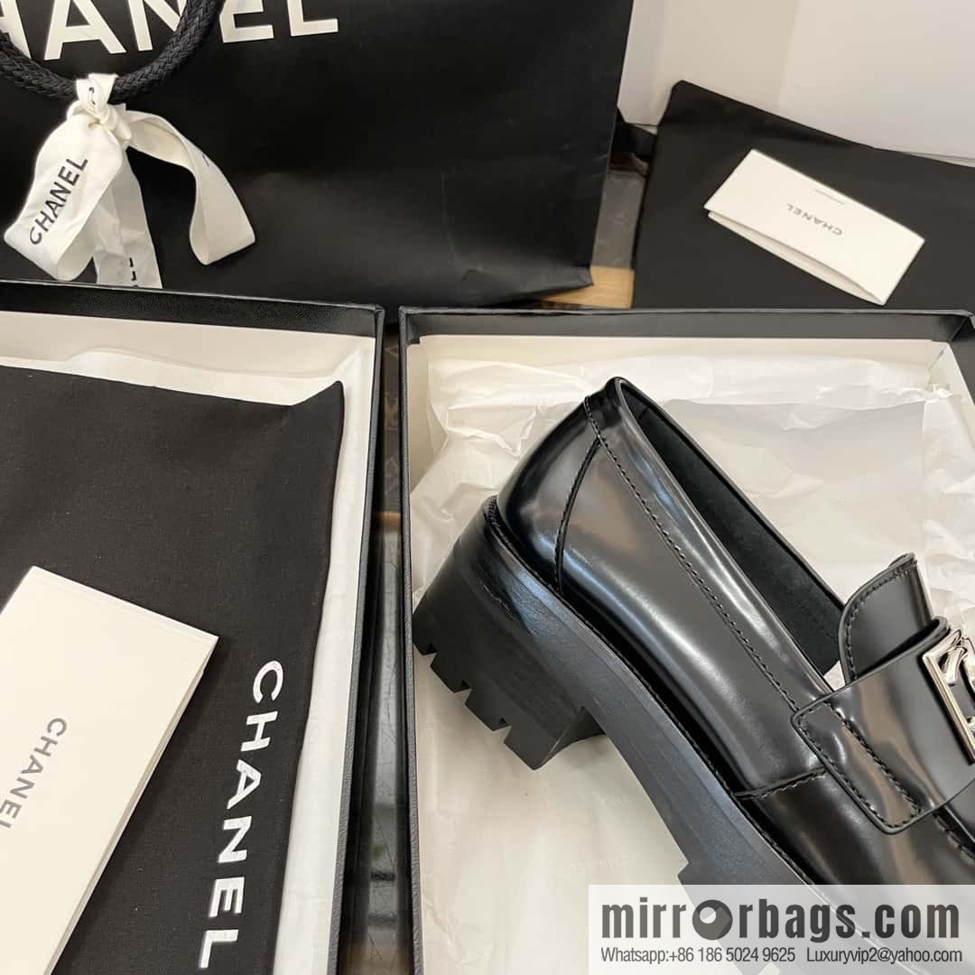 CHANEL Xiaoxiang double C silver big logo platform loafers