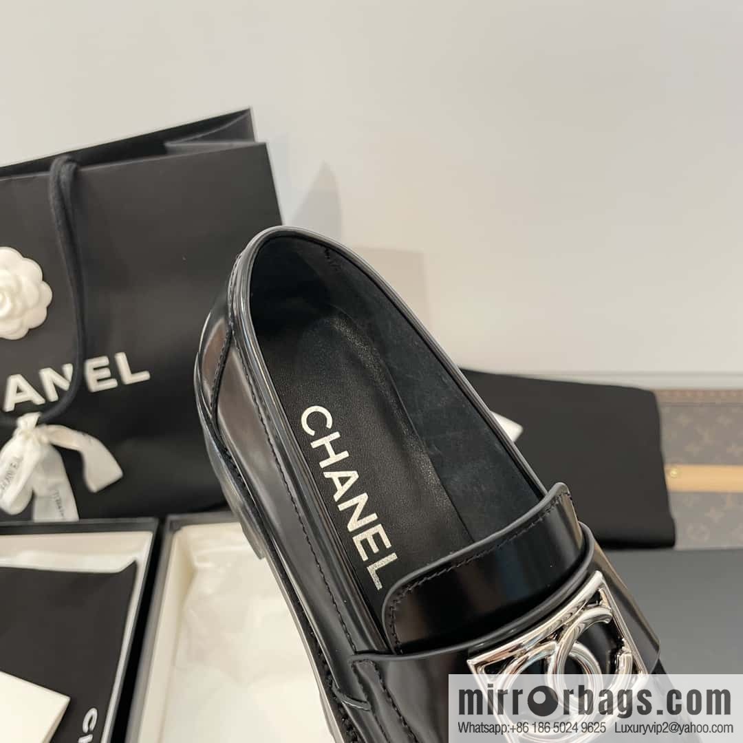CHANEL Xiaoxiang double C silver big logo platform loafers