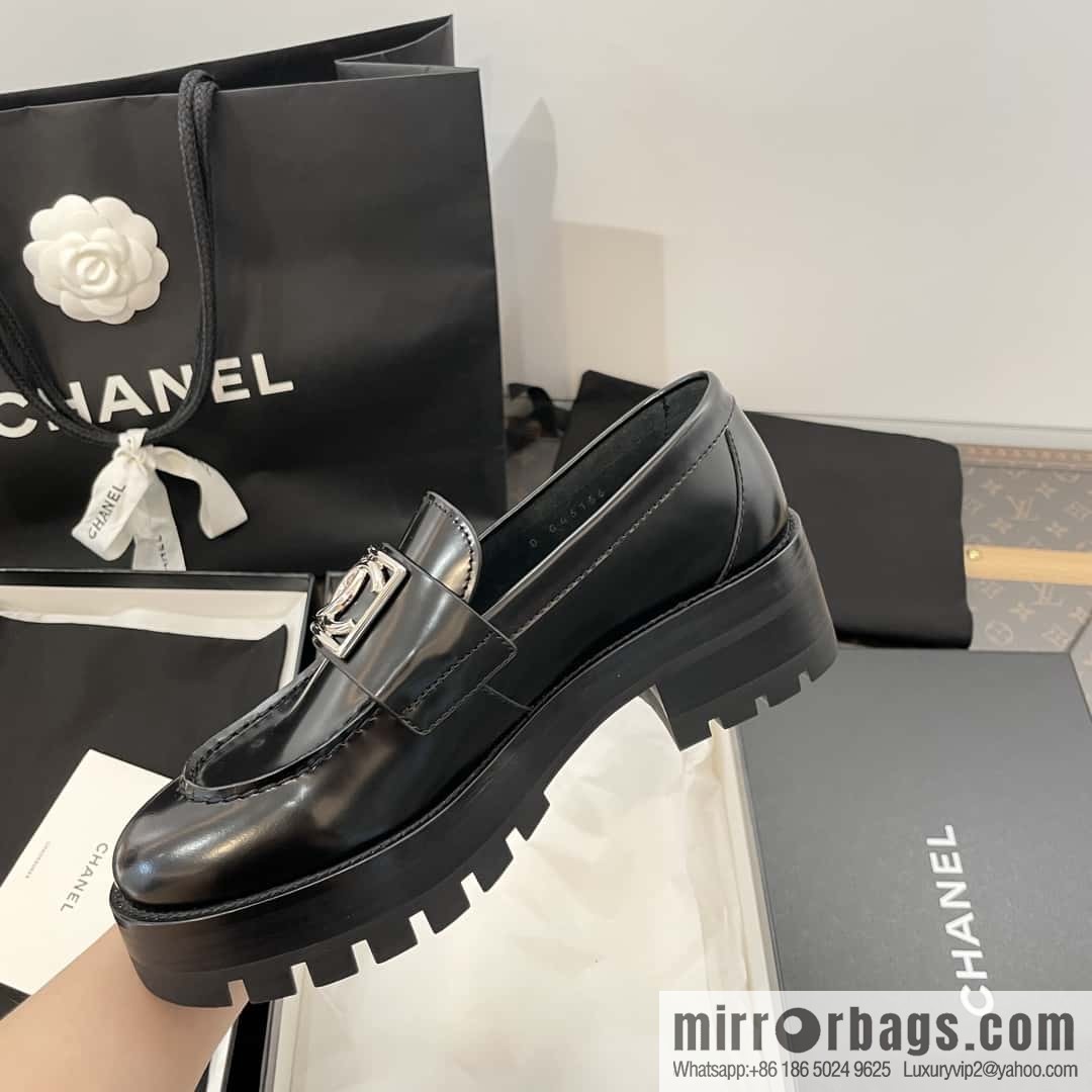 CHANEL Xiaoxiang double C silver big logo platform loafers