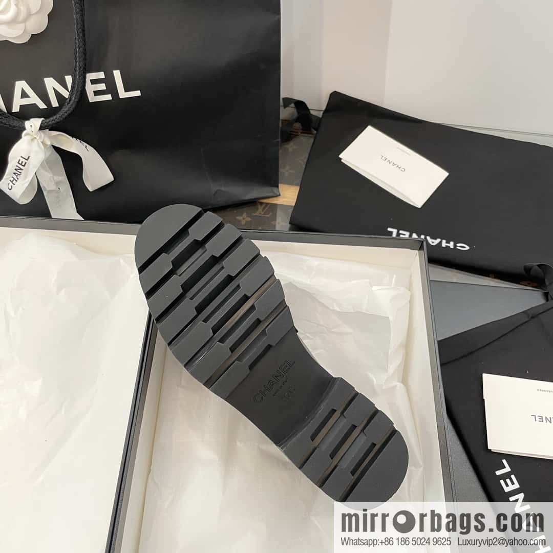 CHANEL Xiaoxiang double C silver big logo platform loafers