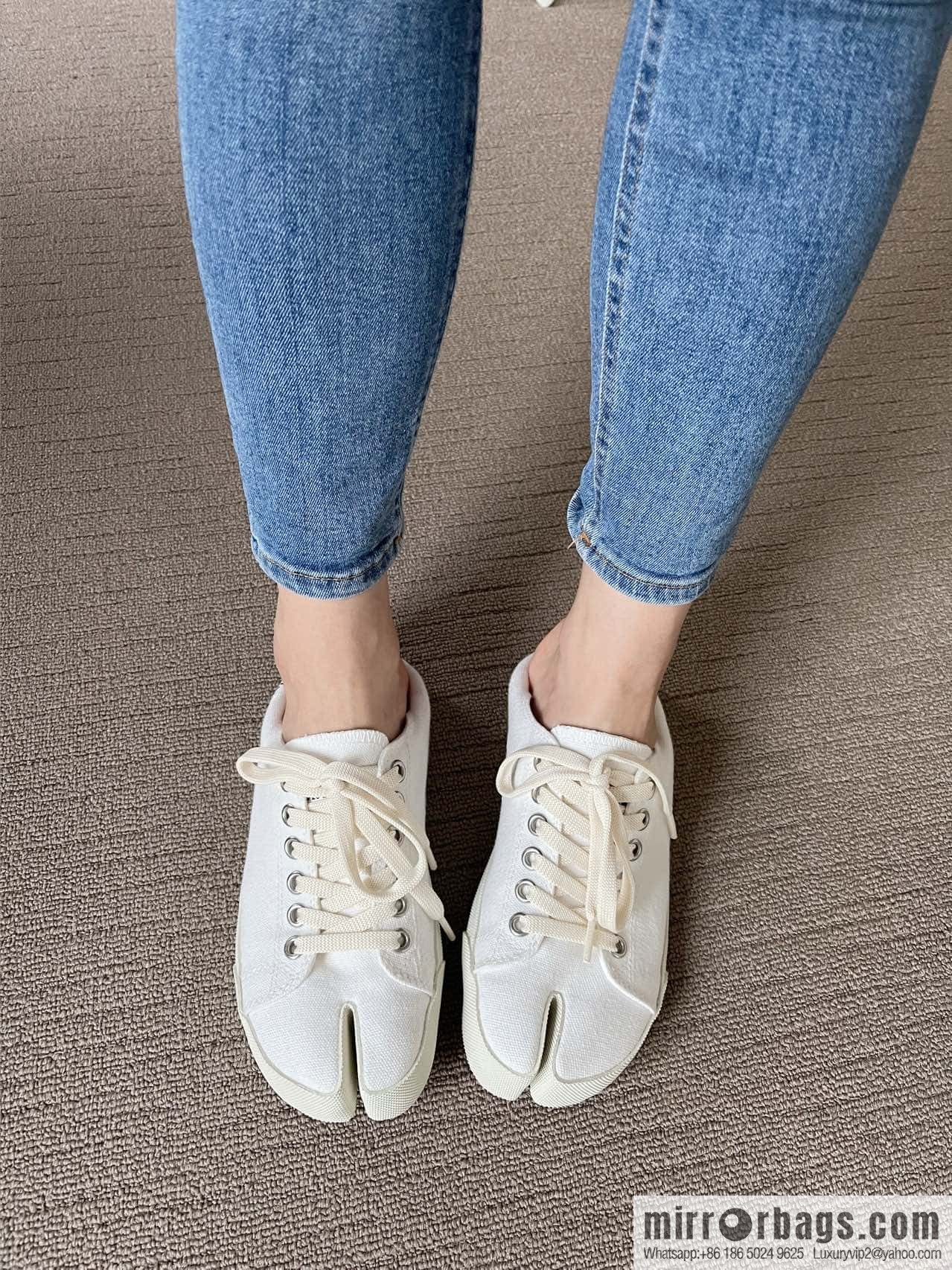 Maison Margiela Split-toed Canvas Little White Shoes