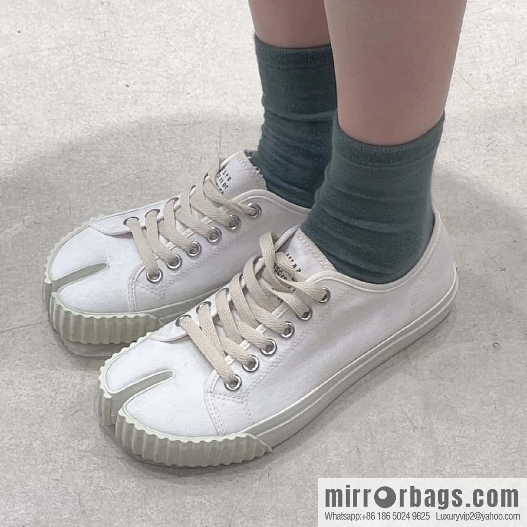 Maison Margiela Split-toed Canvas Little White Shoes