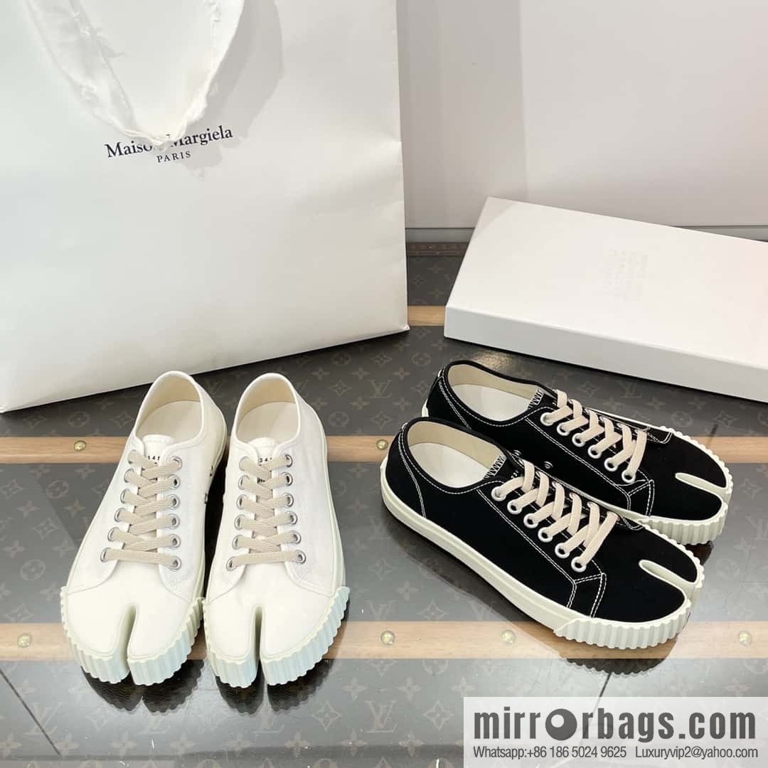 Maison Margiela Split-toed Canvas Little White Shoes