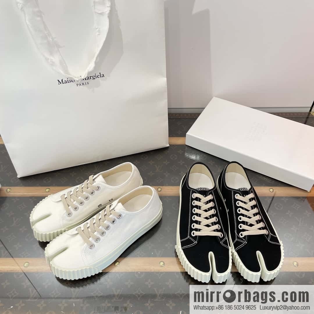 Maison Margiela Split-toed Canvas Little White Shoes