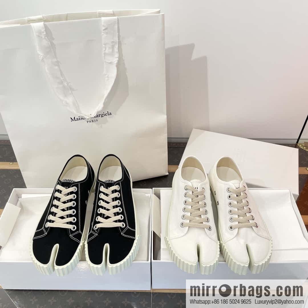 Maison Margiela Split-toed Canvas Little White Shoes