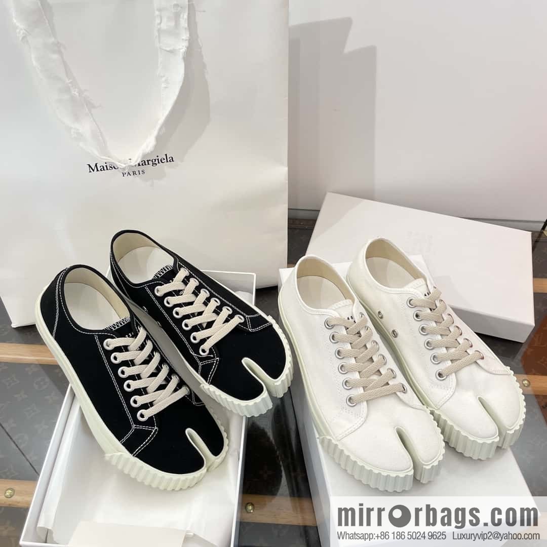 Maison Margiela Split-toed Canvas Little White Shoes