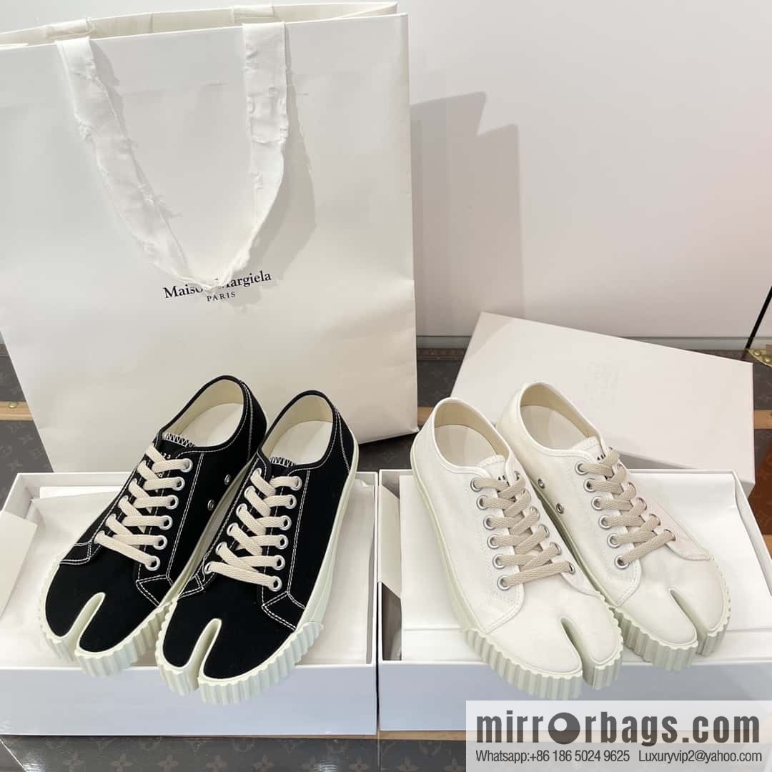 Maison Margiela Split-toed Canvas Little White Shoes