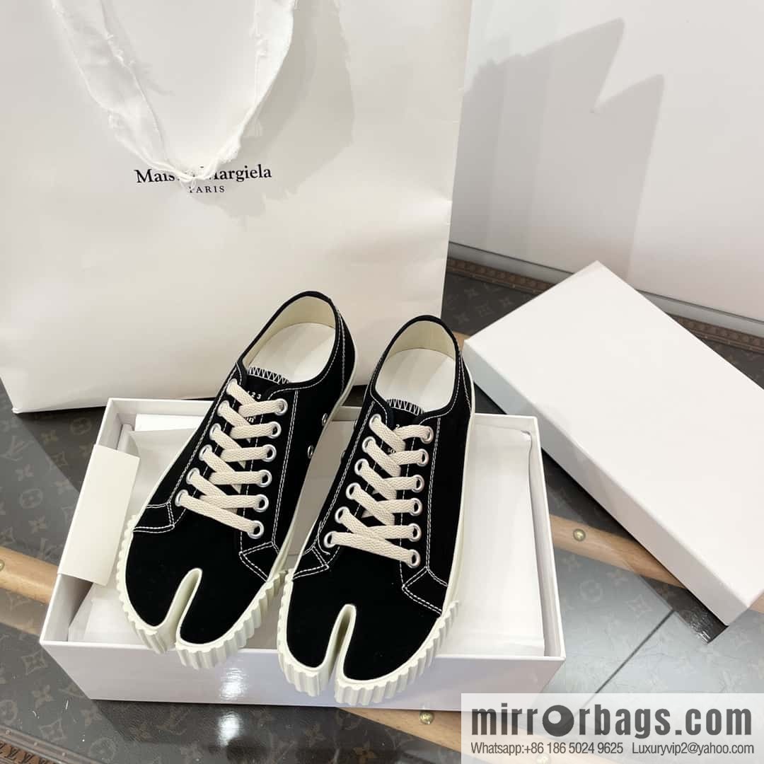 Maison Margiela Split-toed Canvas Little White Shoes