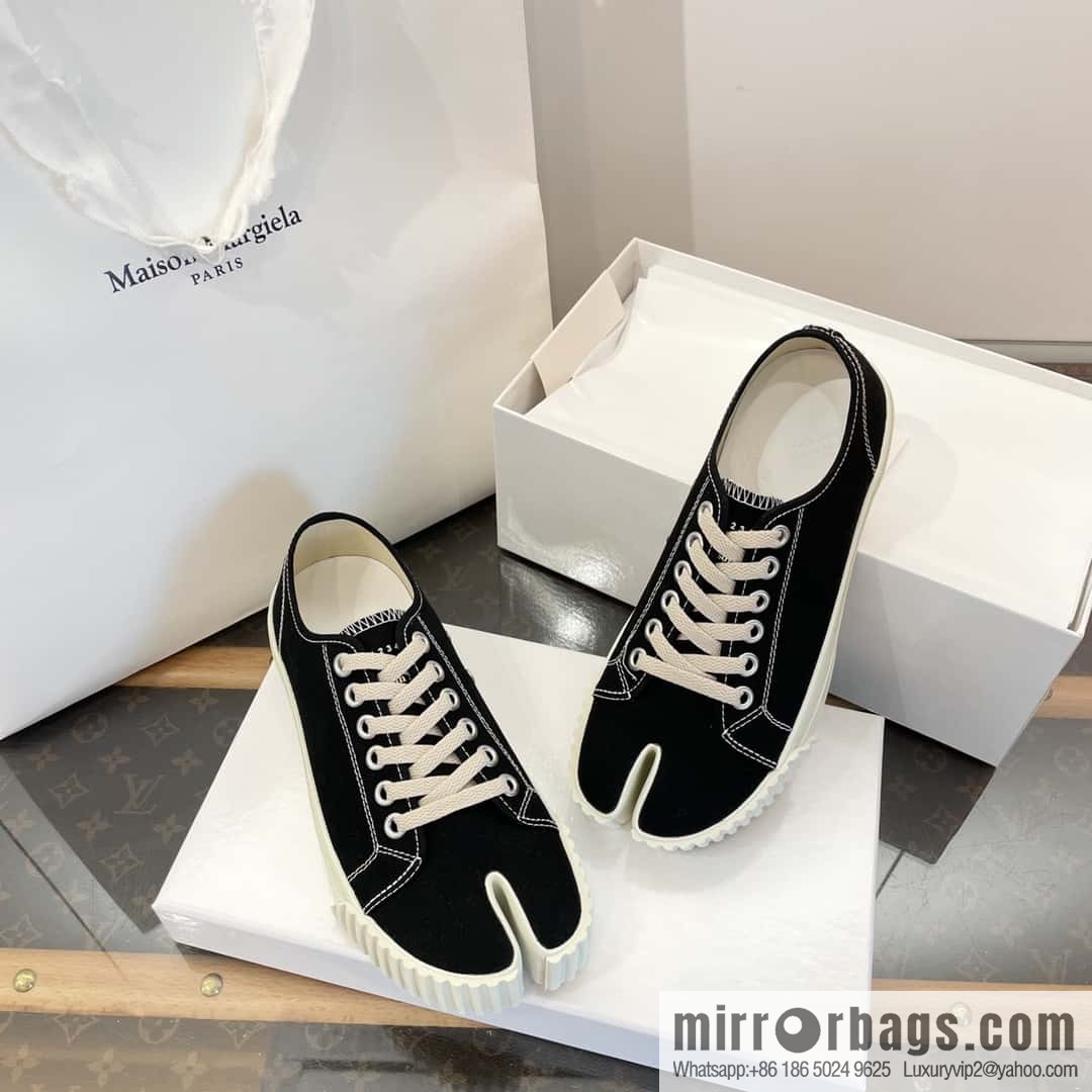 Maison Margiela Split-toed Canvas Little White Shoes
