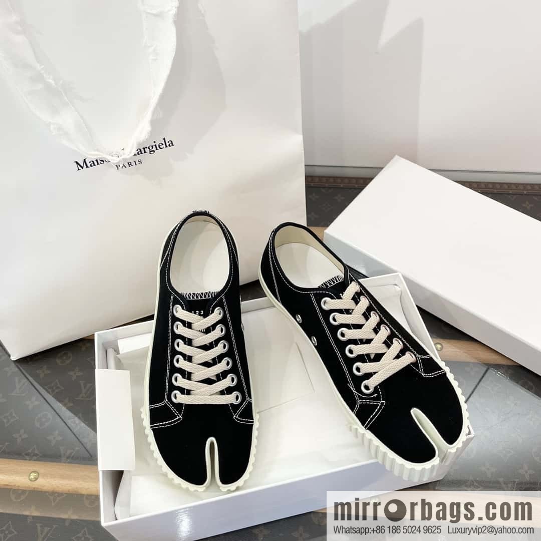 Maison Margiela Split-toed Canvas Little White Shoes