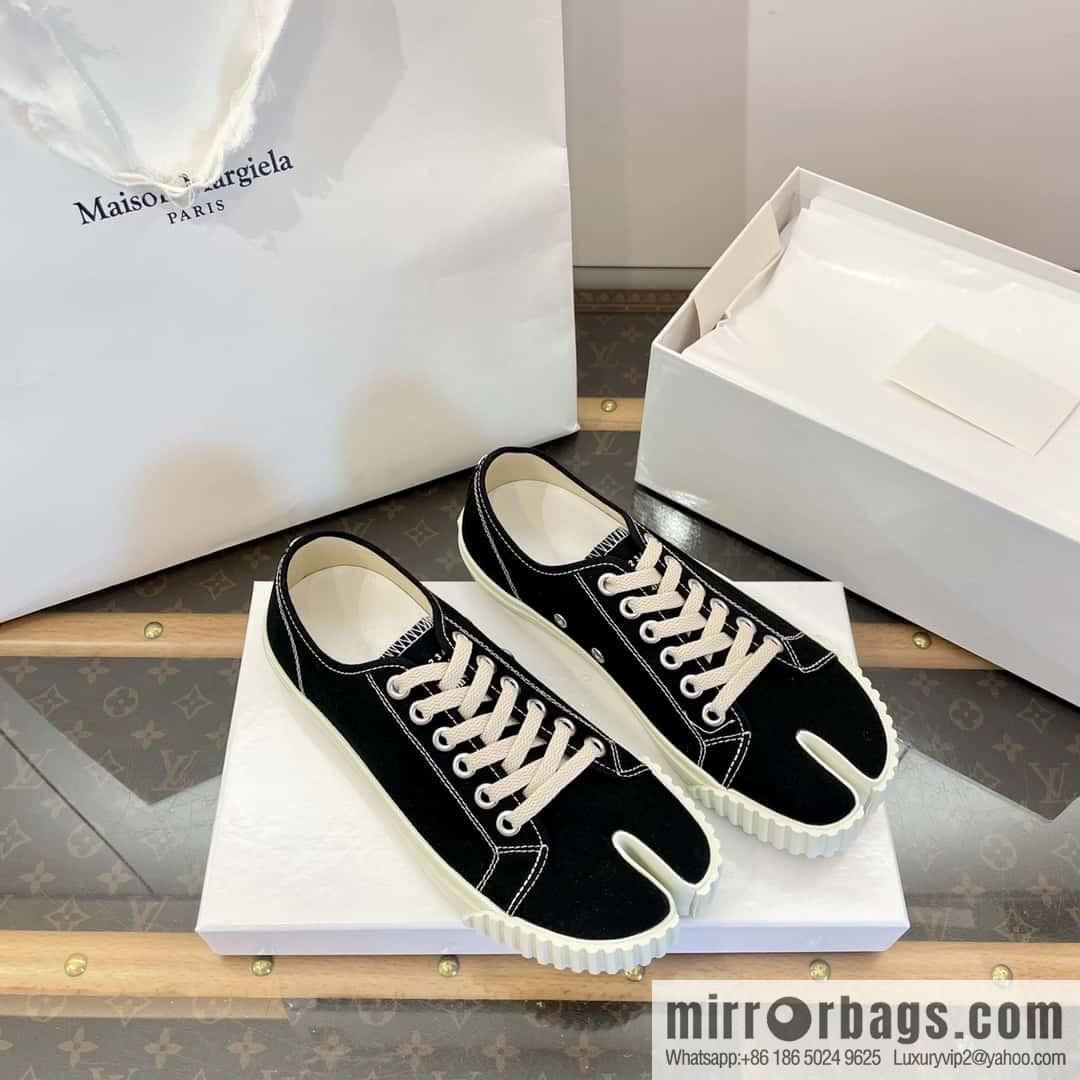 Maison Margiela Split-toed Canvas Little White Shoes