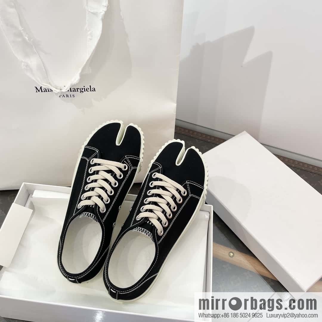 Maison Margiela Split-toed Canvas Little White Shoes