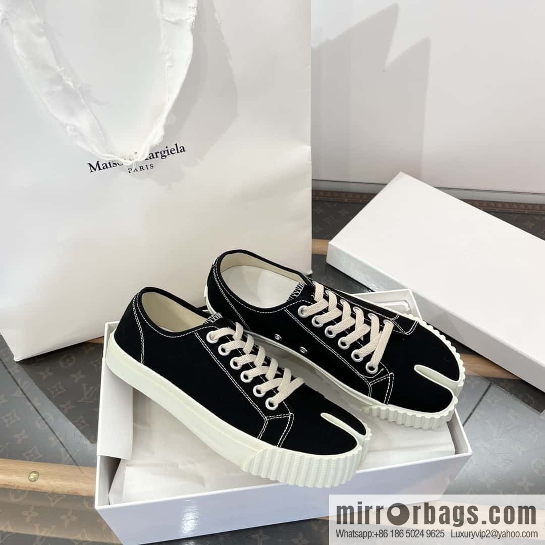 Maison Margiela Split-toed Canvas Little White Shoes