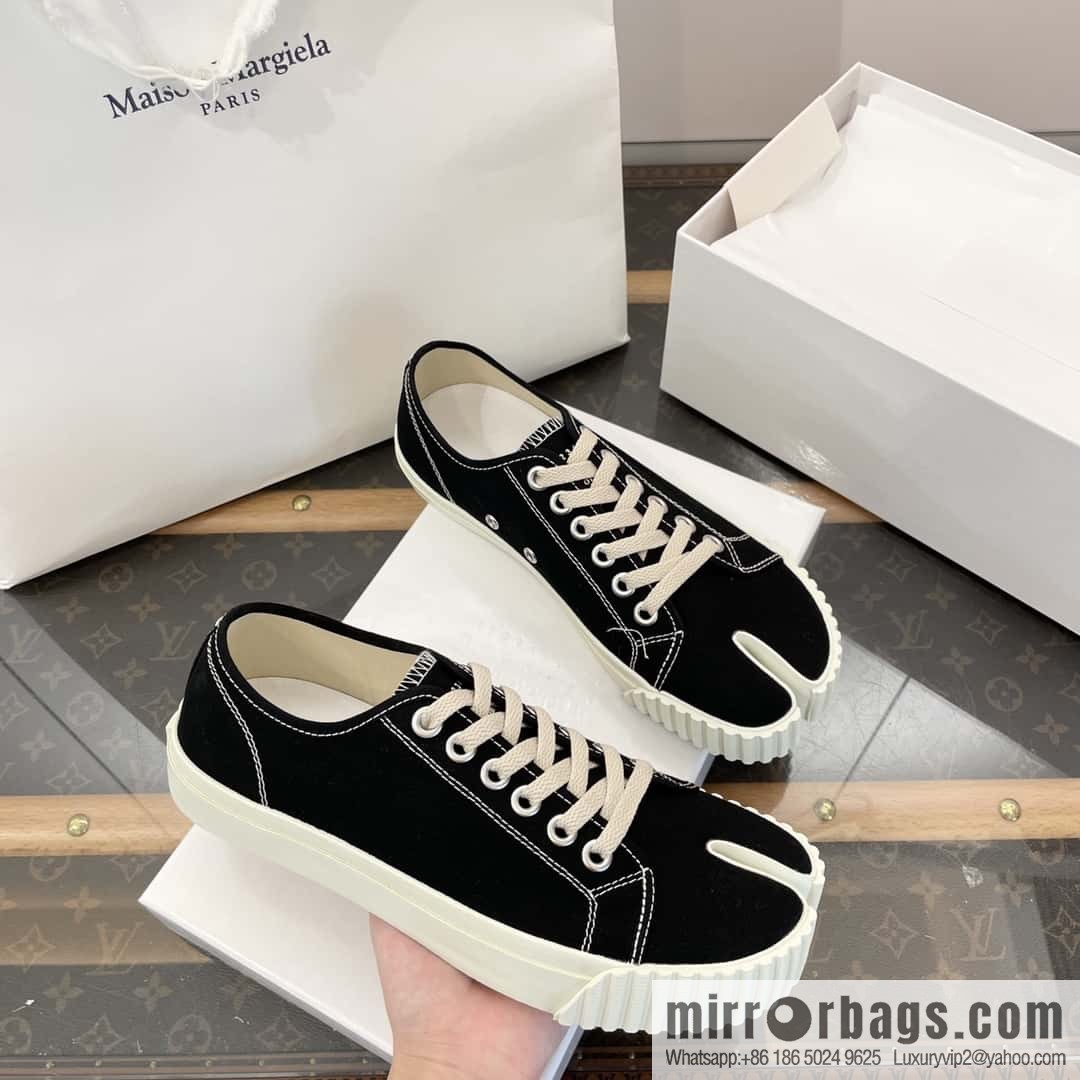 Maison Margiela Split-toed Canvas Little White Shoes