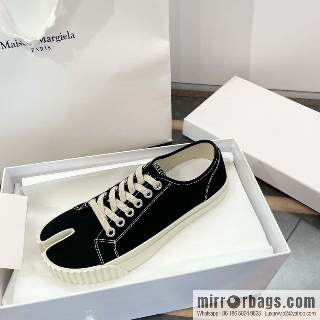 Maison Margiela Split-toed Canvas Little White Shoes