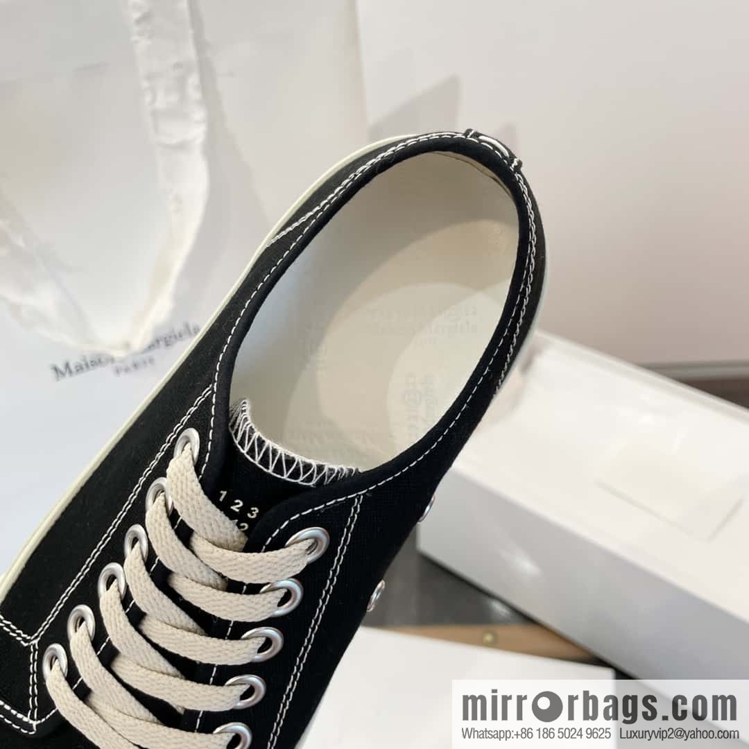 Maison Margiela Split-toed Canvas Little White Shoes