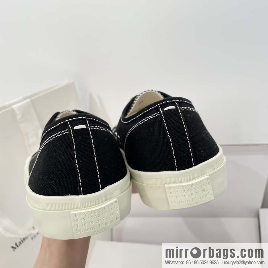 Maison Margiela Split-toed Canvas Little White Shoes